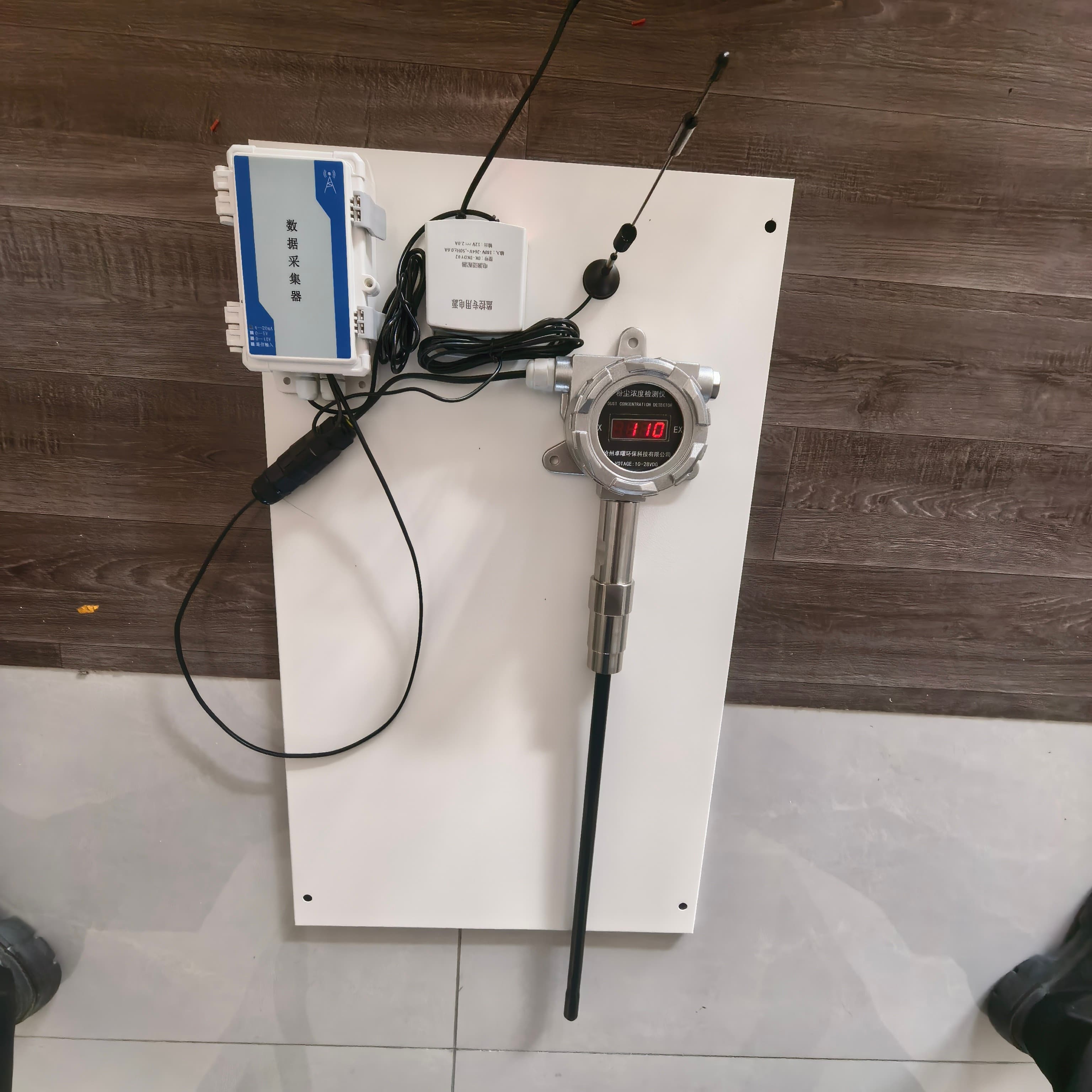 黄色表头插入式粉尘仪批量实拍（弧形排布）