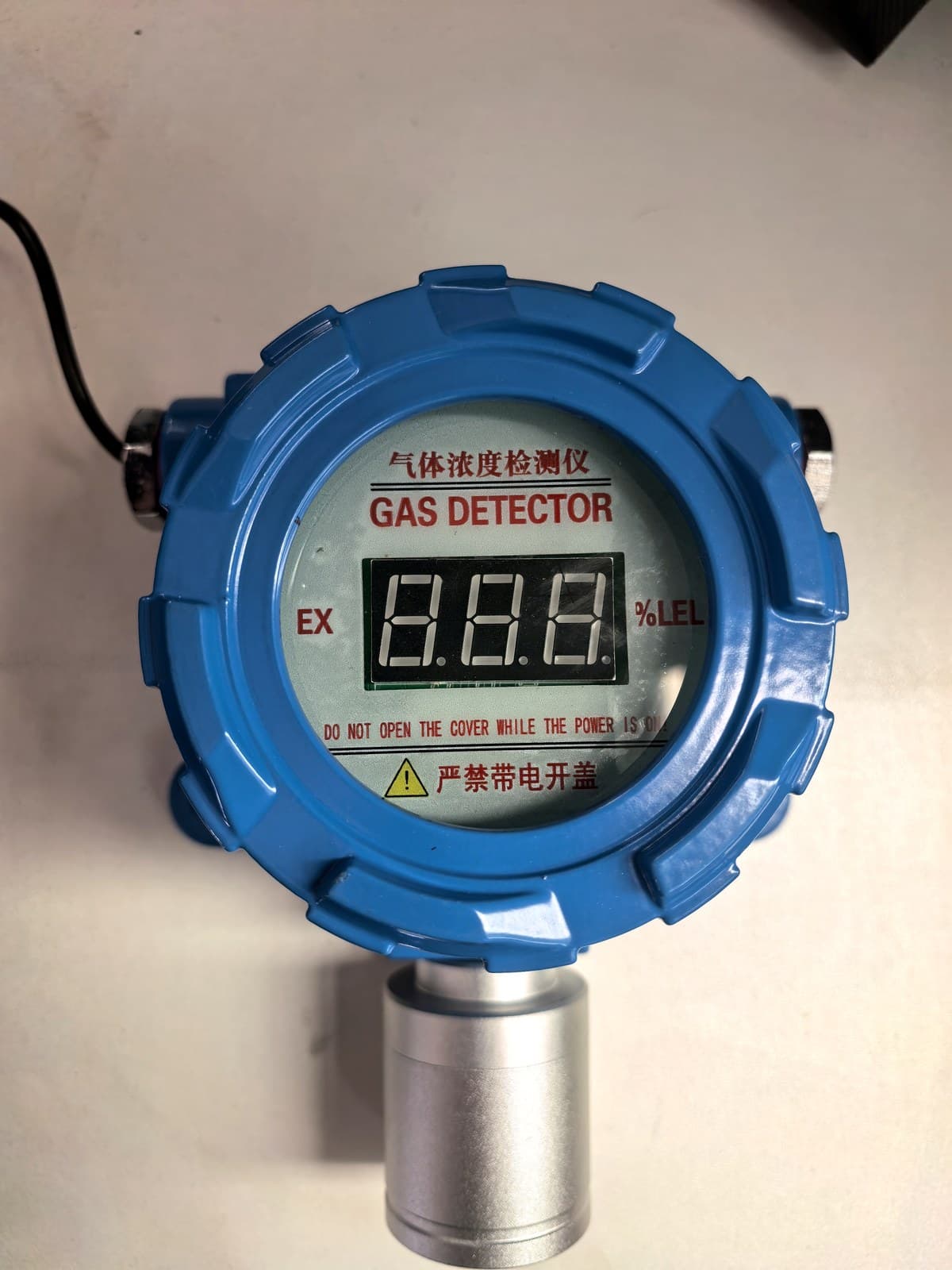 单一气体浓度探测器现场安装运行实拍